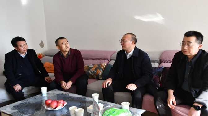 新春慰問(wèn)顯真情,建科關(guān)懷暖人心——甘肅建科院開展2025年春節(jié)送溫暖活動(dòng)